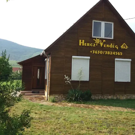 Hercz Vendeghaz Guest house *