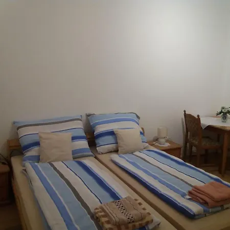 Hercz Vendeghaz Guest house *